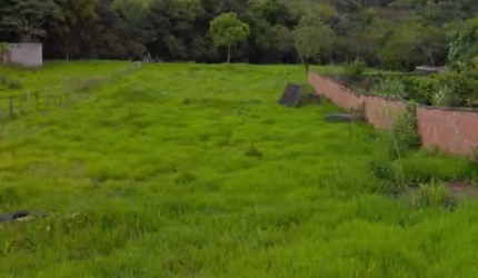 Vendem-se terrenos em  Lobo Leite