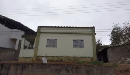 Vende-se casa no bairro Lourdes