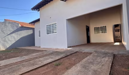 ALUGO CASA EM VIA PÚBLICA - VÁRZEA GRANDE
