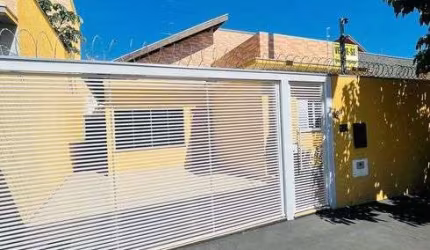 Bairro Sírio Libanês. Casa com 3 quartos e espaço gourmet