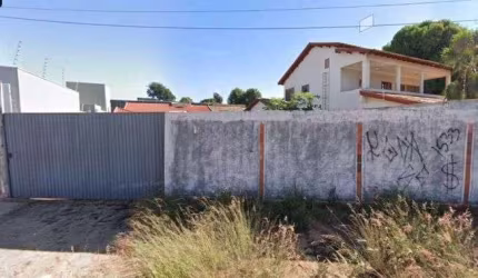 Terreno murado no Vilas Boas