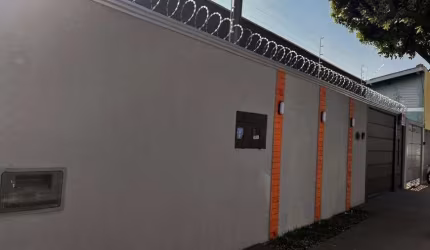 Venda - Casa em Jardim Jacy com 5 quartos