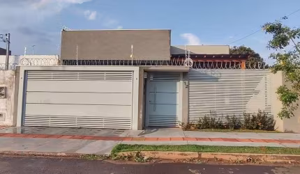 Bela casa com lindo acabamento
