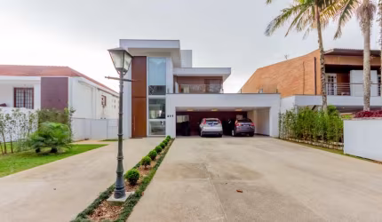 Casa em condomínio para venda com 3 quartos, sendo 3 suítes, 474m²