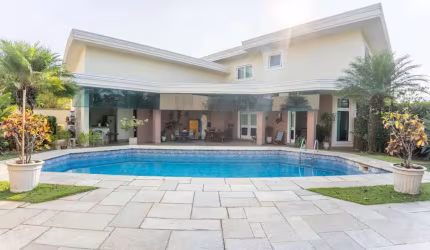 Casa em condomínio para venda com 4 quartos, sendo 4 suítes, 462m²