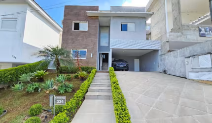 Casa no condomínio Valville para venda com 4 quartos, sendo 3 suítes, 360m²
