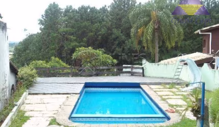 Linda Sobrado com Piscina  em condominio Fechado com lazer Club para venda