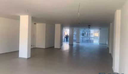 Loja para alugar em Santa Terezinha - Juiz de Fora/MG, 220 m², com excelente localização, por R$ 5.550,00/mês