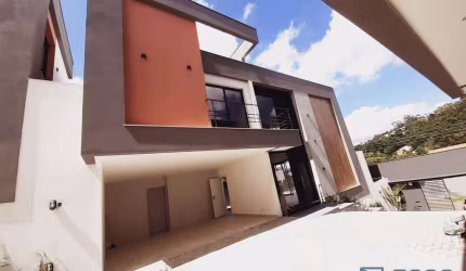 Casa com 3 quartos com suites, à venda, 254 m² por R$ 970.000 - Parque Jardim da Serra - Juiz de Fora/MG