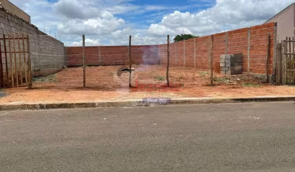 Terreno à venda no Residencial Altos do Klavin, Nova Odessa  por R$ 215.000