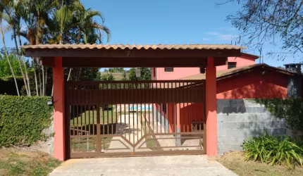 Casa em condomínio fechado à venda, no Parque Santo Afonso, contendo 3 quartos