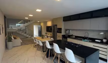 Casa com 3 quartos à venda no Jardim Belvedere, Volta Redonda  por R$ 1.150.000