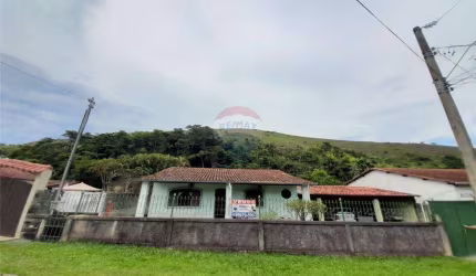 GRANJA/ CASA NO MELHOR BAIRRO DE MATIAS BARBOSA - MG - PITANGUEIRAS