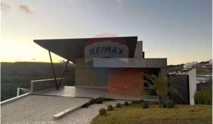 Casa Alto Padrão no Alphaville com 4 Quartos sendo 2 suítes e 2 semi-suítes - área de lazer completa - R$2.500.000 - Juiz de Fora MG
