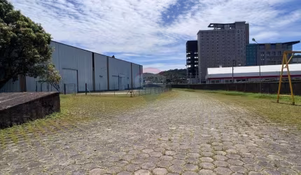 Excelente Galpões/Depósitos/Armazéns/ logística para locação zona norte de JK. Próximo ao Distrito Industrial com 1800m².