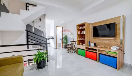 Casa à Venda, 2 suítes , terraço, garagem e área multiuso no Bairro Aeroporto