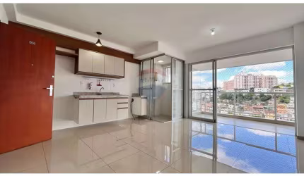 Apartamento de 1 Quarto com Varanda Ampla e 2 Vagas de Garagem em São Mateus para Locação .