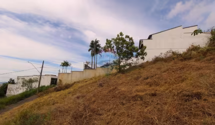 Oportunidade Única! Lote de 500m² no Condomínio Serro Real, Bairro São Pedro