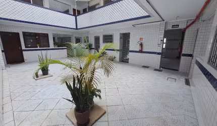 Oportunidade no Canto Forte . PG. Apto térreo de tres dorm uma suíte com 80 mts uteis  localizado a tres quadras da praia por somente R$ 330.000,00