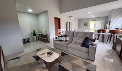 Casa Espetacular em Condomínio Fechado No Rio Vermelho.