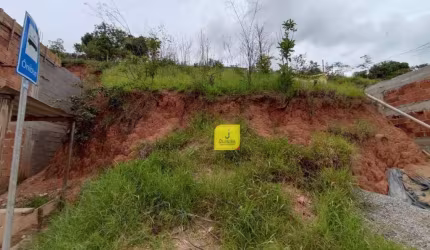 Terreno à venda, com 549m², no Bairro São Judas Tadeu, zona norte de Juiz de Fora.