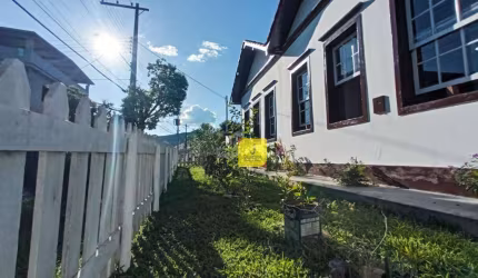 Casa com 4 dormitórios à venda, 215 m² por R$ 580.000,00 - Centro - Piau/MG