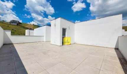 Cobertura duplex de 2 quartos com garagem no Recanto da Mata