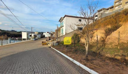 Terreno com 403m² no Condomínio Via do Sol, na Cidade Alta
