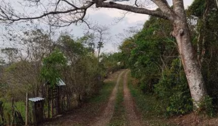 Excelente Terreno com 4.000m², no Condomínio Rural Ribeirão do Carmo, em Valadares.