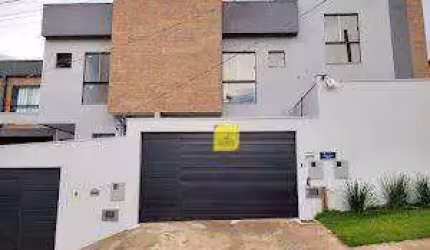 Casa com 3 quartos (suíte), 2 vagas e quintal no Francisco Bernardino