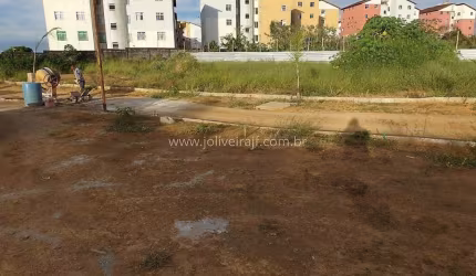 Terrenos Planos e Semi-Planos, de 250m², prontos para construir no Bairro Previdenciário. (Financiados direto com o proprietário).