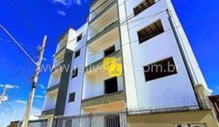 Excelente Cobertura Triplex de Altíssimo Padrão, com 340m² e 2 vagas de garagem, no Bairro Aeroporto.