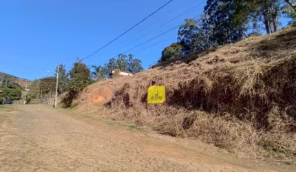 Excelente Terreno à venda, 1890 m² por R$ 300.000 - Às margens da BR-040, no Salvaterra - Juiz de Fora/MG.