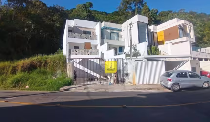 Casa com 3 dormitórios à venda, 120 m² por R$ 545.000,00 - Marilândia - Juiz de Fora/MG