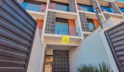 ´Casa com 2 quartos, 2 banheiros, quintal e garagem no Fontesville