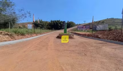 Grande Oportunidade! Repasse de financiamento, com 30 mil de entrada + 149 parcelas de 763,28 - Excelente terreno no Bairro Manchester (Fontesville).