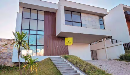Casa com 4 quartos (3 suítes) e área de lazer no Alphaville