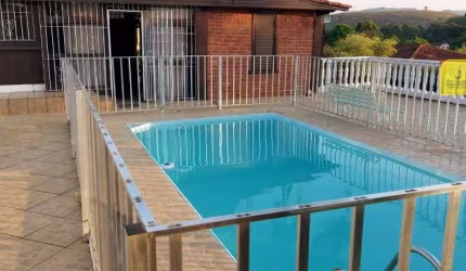 Linda Granja com Casa de 2/4 e Piscina, no Bairro Shangri-la, em Goianá-MG.