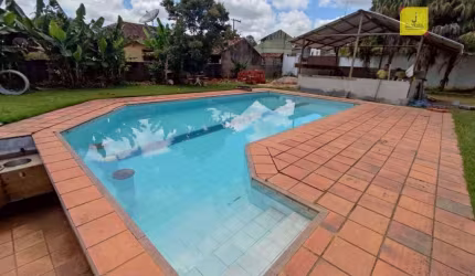 Maravilhosa granja, com excelente localização, com terreno totalmente plano de 2.500m², com piscina e varanda gourmet, no Bairro Novo Horizonte.