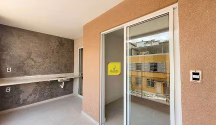 Aptos com 2 quartos, suíte, varanda gourmet, garagem e elevador no Santa Catarina