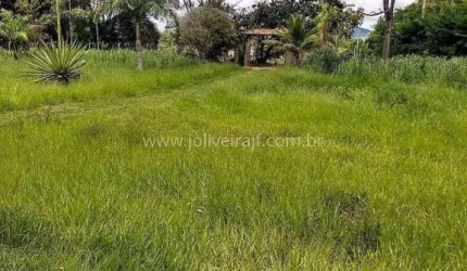 Excelente terreno, totalmente plano, com 2.000m², no centro de Goianá.