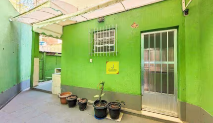 casa estilo sobrado de fundos, terreo manoel honorio