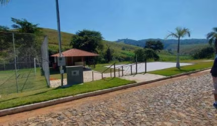 Oportunidade! Terreno pronto para construir com 1.000m², no Condomínio Portal de Belmiro Braga.