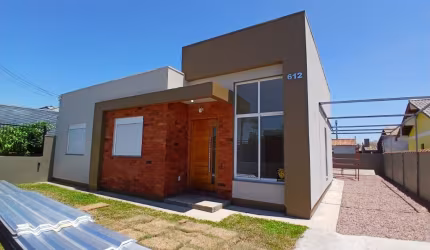 Casa nova, estilo contemporâneo,3 dormitórios (uma suíte), estar,