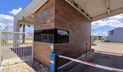 TERRENO EM CONDOMINIO FECHADO