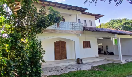 CASA EM TERRENO 600 M²