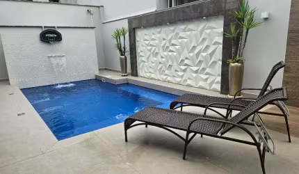 Excelente casa com piscina em Schroeder