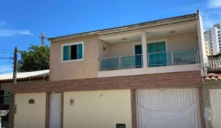 Casa com 3 dormitórios à venda, 125 m² por R$ 600.000,00 - Candeias - Vitória da Conquista/BA