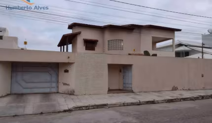 Casa com 4 dormitórios à venda, 285 m² por R$ 1.200.000,00 - Boa Vista - Vitória da Conquista/BA