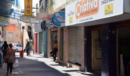 Kitnet com 1 dormitório para alugar, 40 m² por R$ 630,00/mês - Centro - Vitória da Conquista/BA